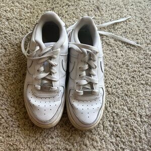 Nike air max kids size 4